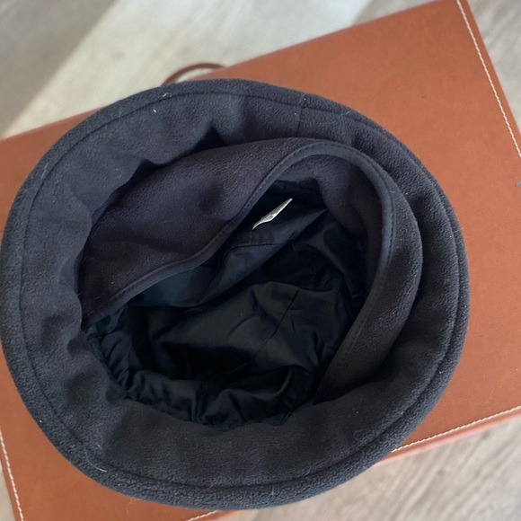 WOMANS LUSH FLEECE BUCKET HAT BLACK - Picture 7 of 7